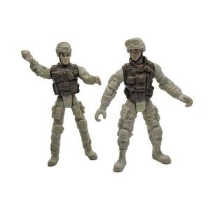 2 Vintage Chap Mei 4" Soldier Action Figure Soldier White Winter